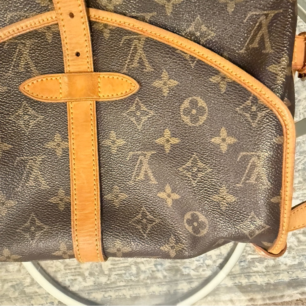 Authentic Louis Vuitton Brown Monogram Bag - Picture 2 of 15